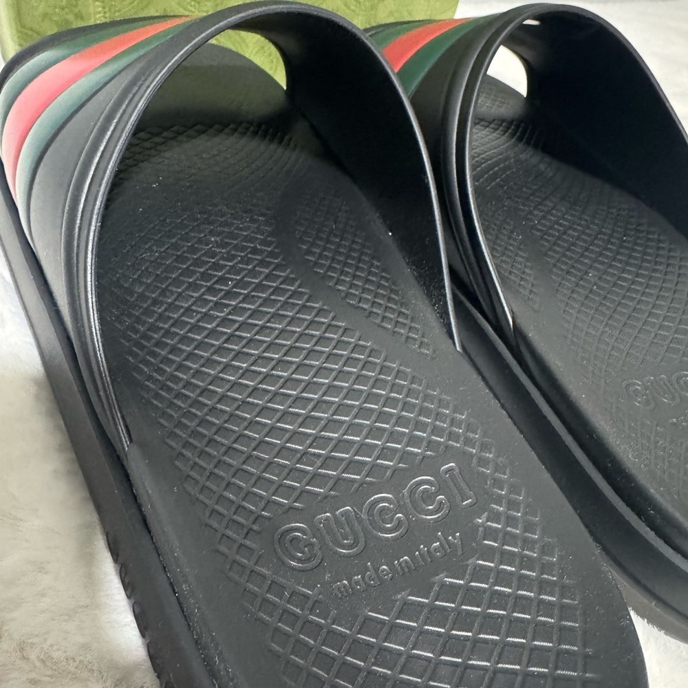 Gucci Black Slides with Red and Green Accents - Picture 4 of 7